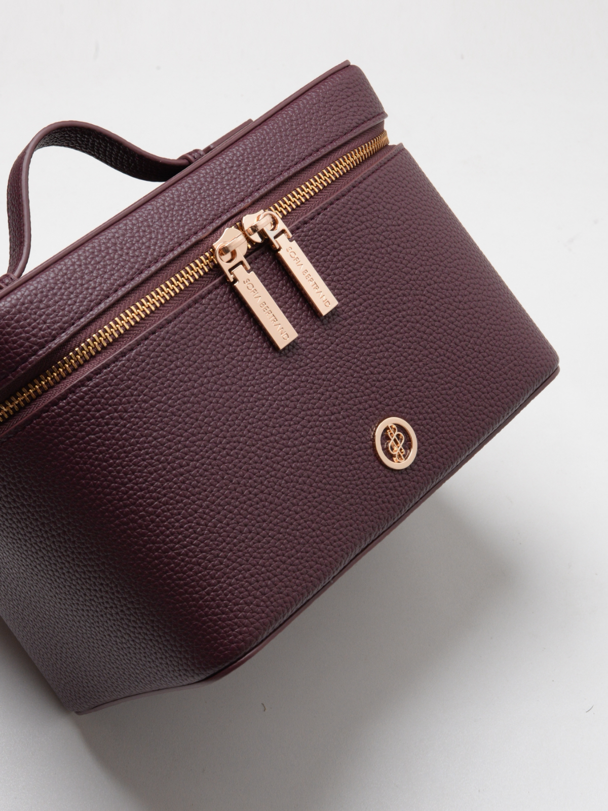 303 HYALURONIC RADIANT ELIXIR + BELISSE TOILETRY BAG