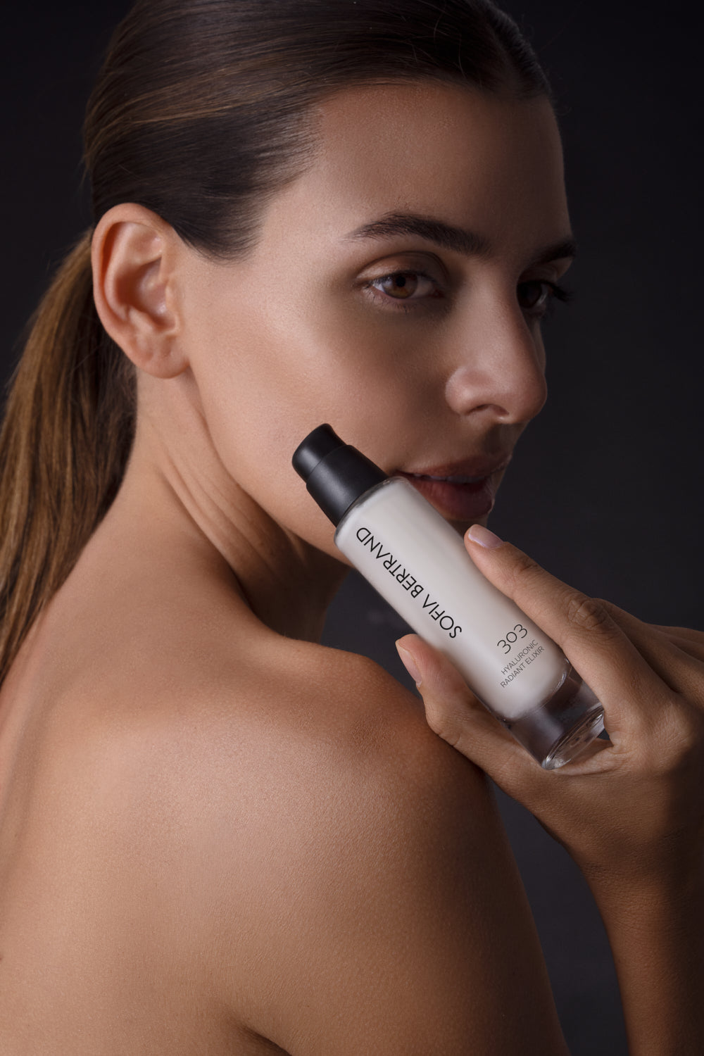 303 HYALURONIC RADIANT ELIXIR + BELISSE TOILETRY BAG